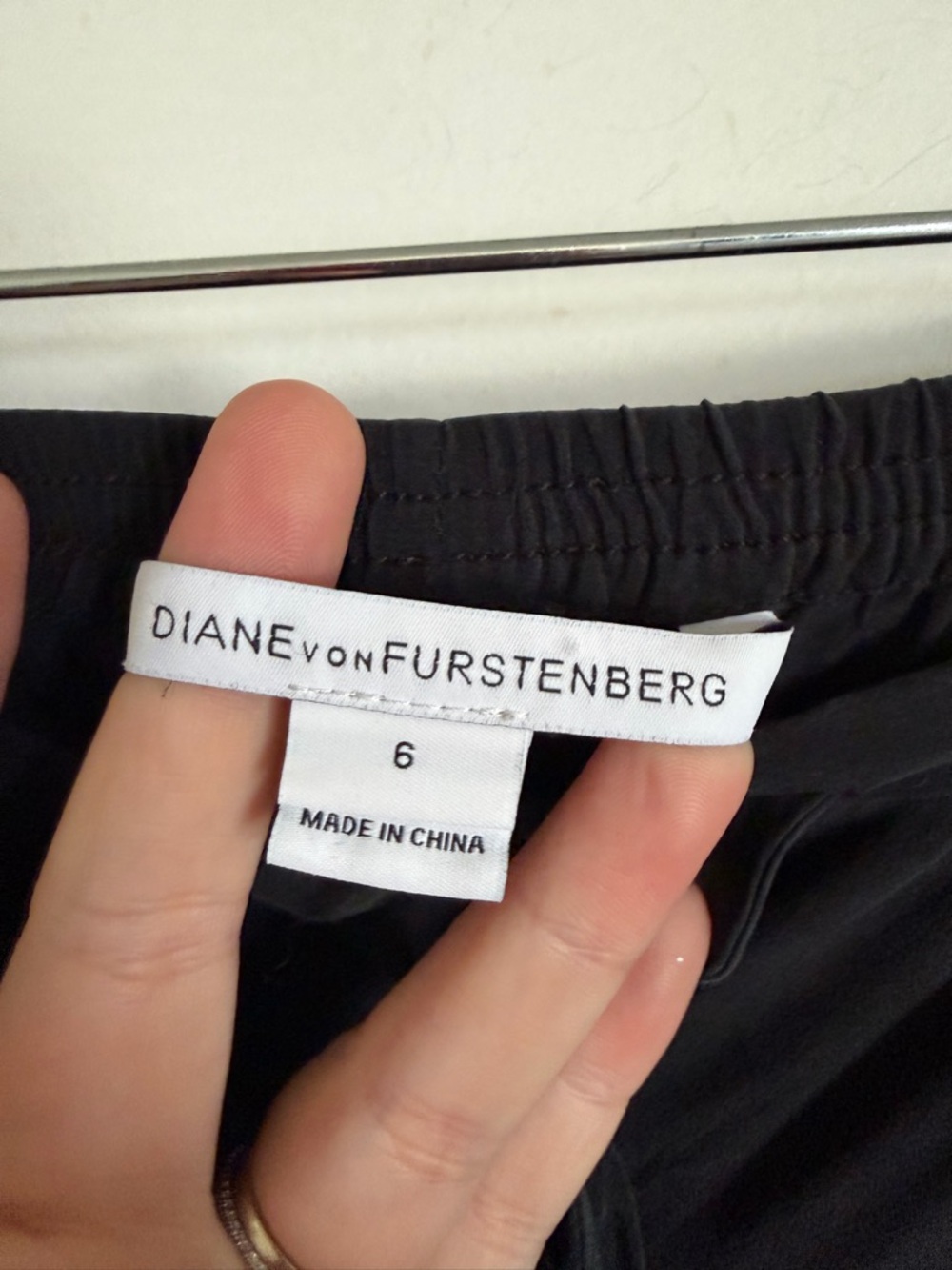 Diane Von Furstenberg Black Silk Ruched Skinny Drawstring Closure Pants size 6 - Picture 6 of 9